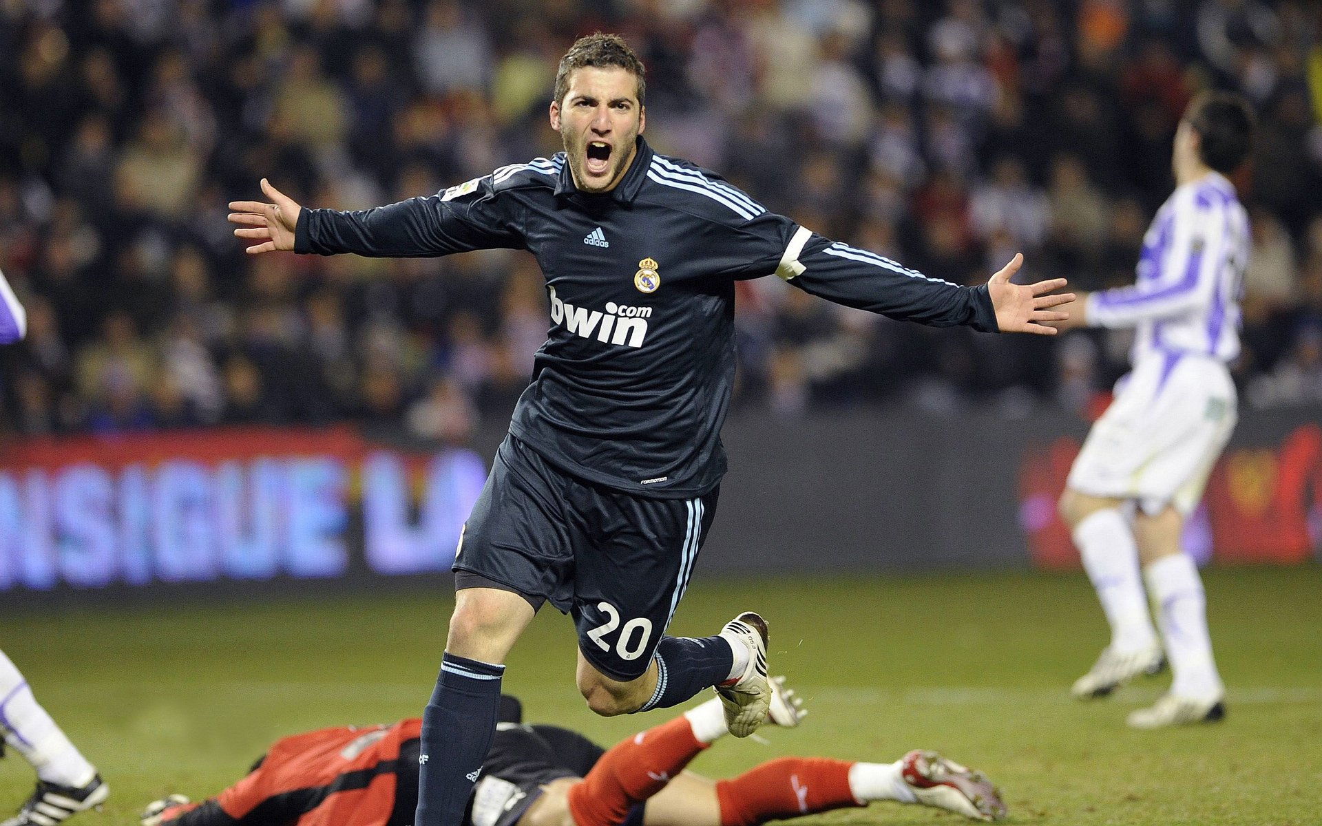 鏖战加勒比，迪巴拉一箭定江山，委内瑞拉力克洪都拉斯晋级关键战