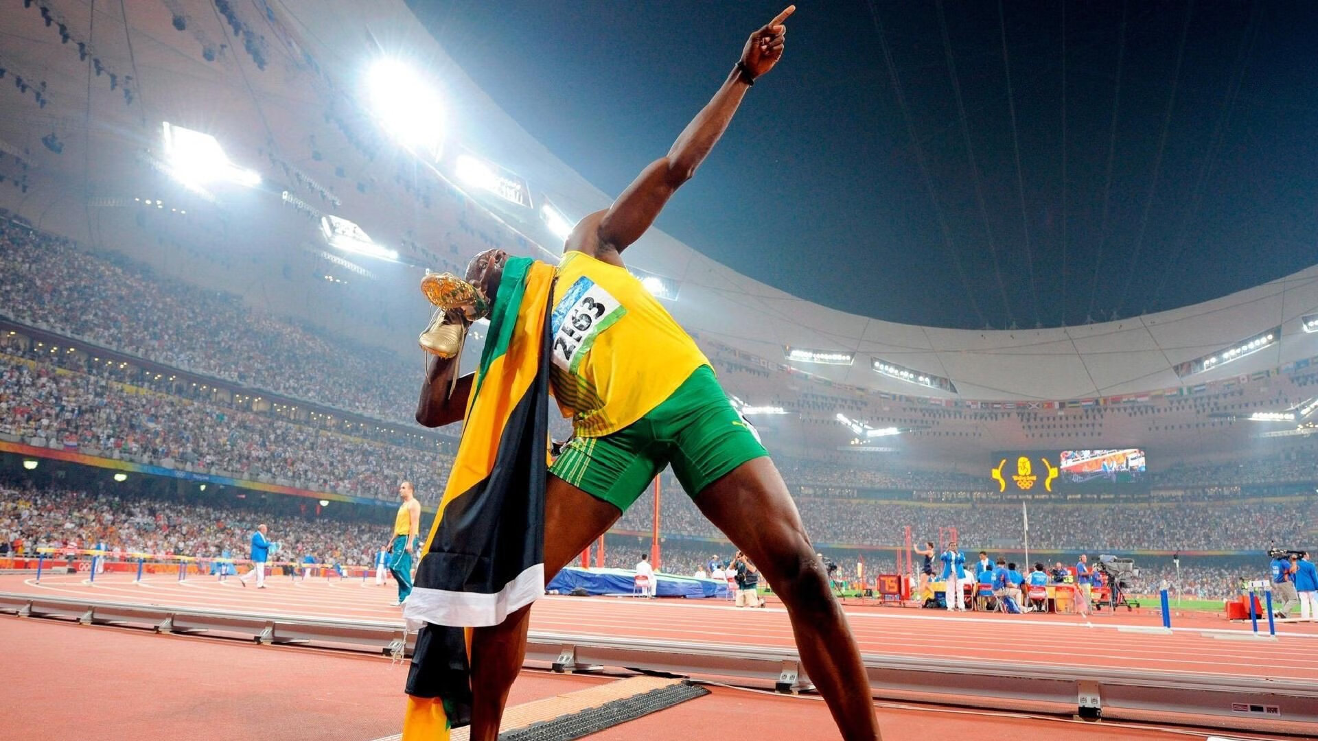 迈凯伦绝杀法拉利，拉塞尔关键制胜，一场载入史册的赛道逆转